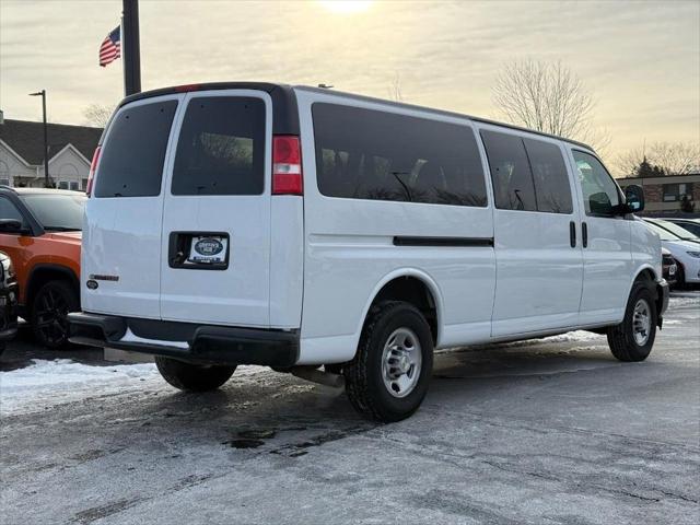 2022 Chevrolet Express Passenger RWD 3500 Extended Wheelbase LS 2022 Chevrolet Express Passenger RWD 3500 Extended Wheelbase LS