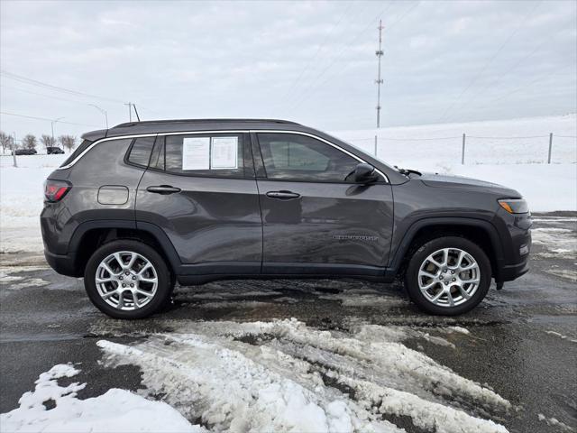 2023 Jeep Compass Latitude Lux FWD 2023 Jeep Compass Latitude Lux FWD