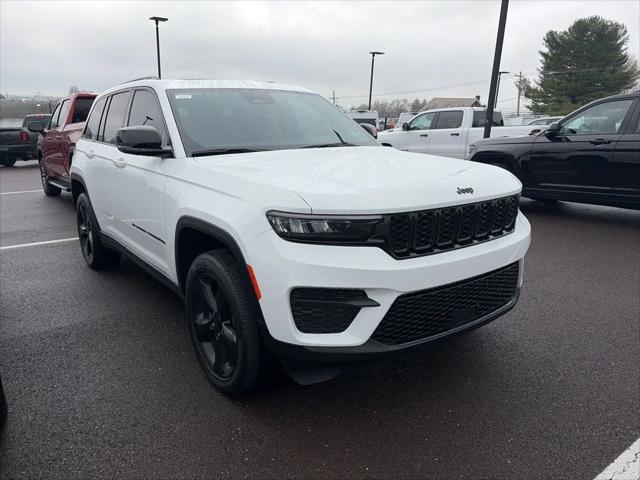 2023 Jeep Grand Cherokee Altitude 4x4 2023 Jeep Grand Cherokee Altitude 4x4