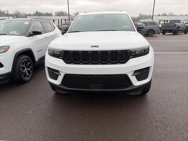 2023 Jeep Grand Cherokee Altitude 4x4 2023 Jeep Grand Cherokee Altitude 4x4