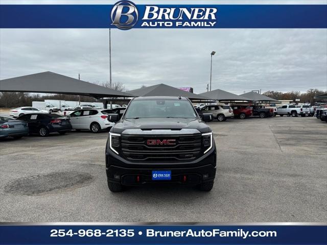 2023 GMC Sierra 1500 4WD Crew Cab Short Box AT4