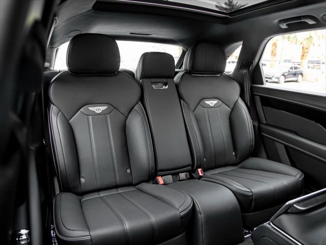 2025 Bentley Bentayga Unknown