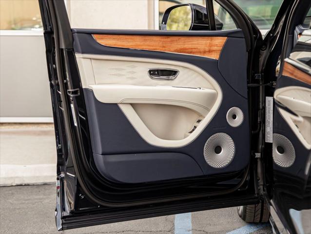 2025 Bentley Bentayga Azure