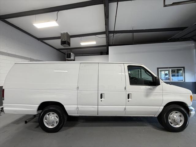 2005 Ford E-350 Super Duty Unknown