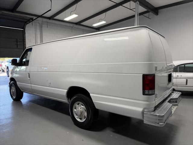 2005 Ford E-350 Super Duty Unknown