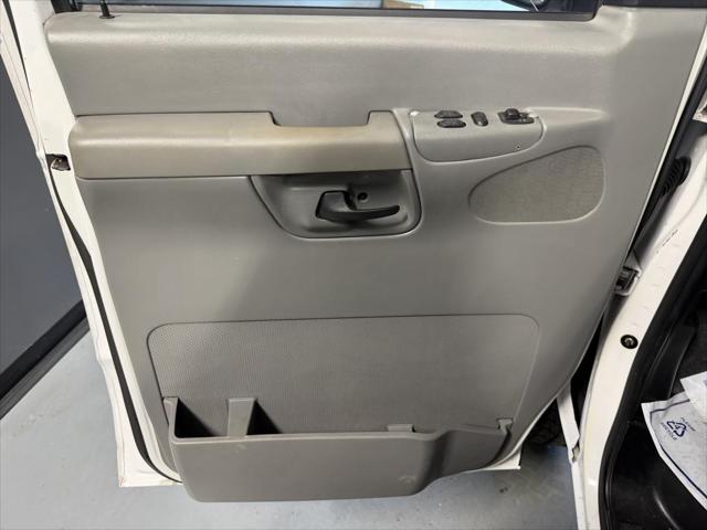 2005 Ford E-350 Super Duty Unknown