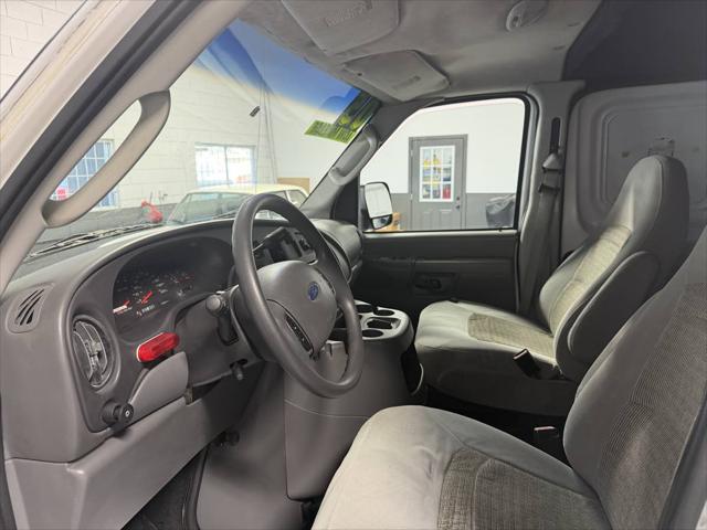 2005 Ford E-350 Super Duty Unknown