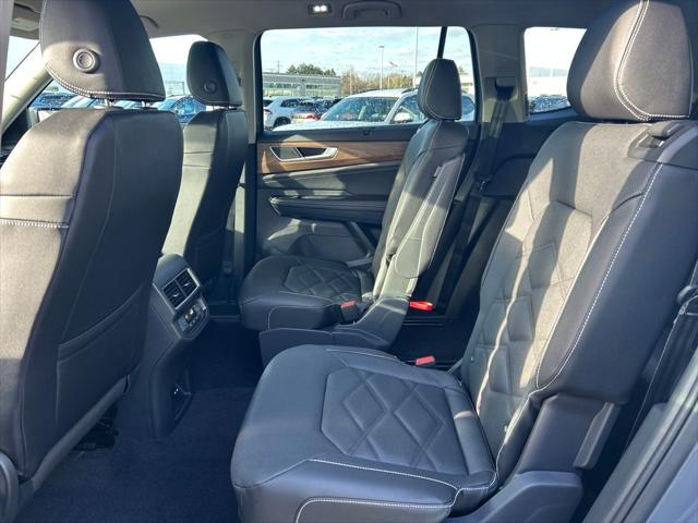 2026 Volkswagen Atlas SE with Technology