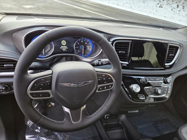 2026 Chrysler Pacifica Select AWD