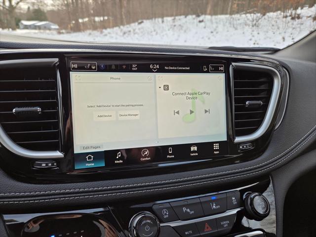 2026 Chrysler Pacifica Select AWD