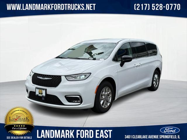 2024 Chrysler Pacifica Touring L for sale in Springfield, IL