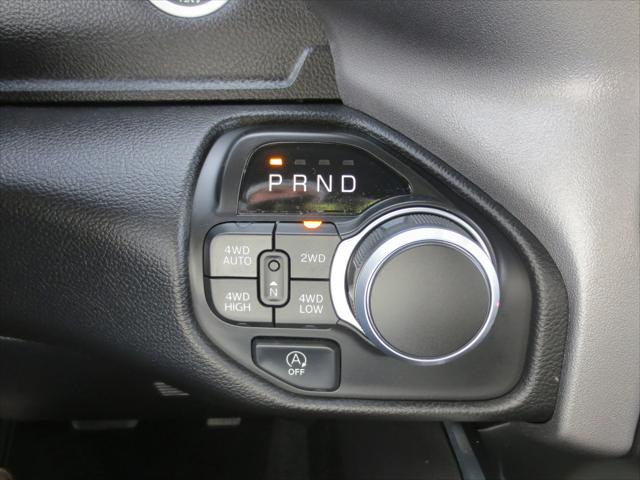 2025 Ram 1500 Big Horn Crew Cab 4x4 5'7" Box