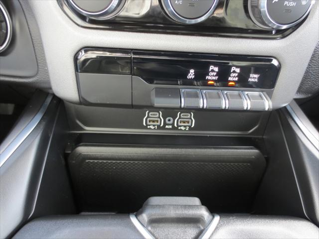 2025 Ram 1500 Big Horn Crew Cab 4x4 5'7" Box