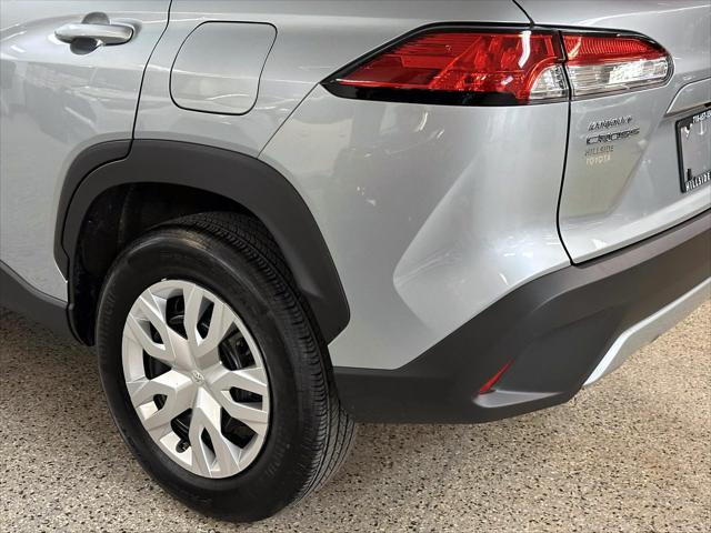 2025 Toyota Corolla Cross L [13]
