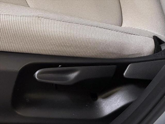 2025 Toyota Corolla Cross L [17]