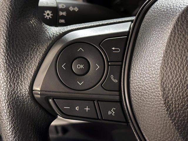 2025 Toyota Corolla Cross L [25]