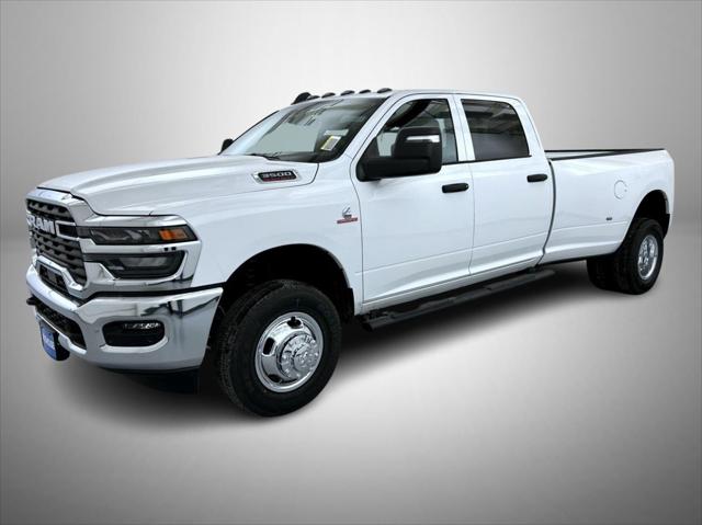 2026 RAM Ram 3500 RAM 3500 TRADESMAN CREW CAB 4X4 8 BOX