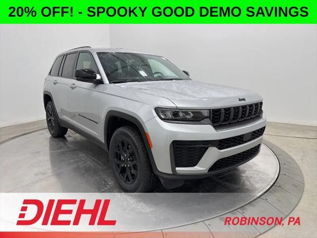 2026 Jeep Grand Cherokee GRAND CHEROKEE LAREDO ALTITUDE 4X4 2026 Jeep Grand Cherokee GRAND CHEROKEE LAREDO ALTITUDE 4X4