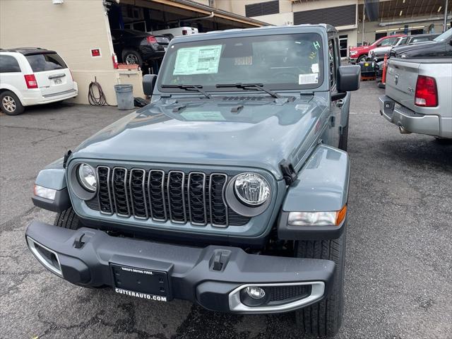 2026 Jeep Gladiator GLADIATOR SAHARA 4X4
