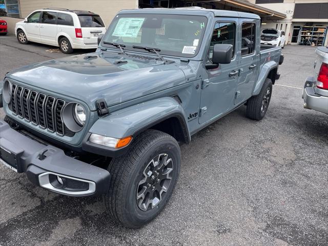 2026 Jeep Gladiator GLADIATOR SAHARA 4X4