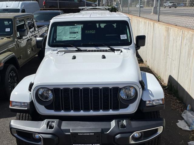 2026 Jeep Gladiator GLADIATOR SAHARA 4X4 2026 Jeep Gladiator GLADIATOR SAHARA 4X4