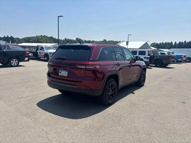 2026 Jeep Grand Cherokee GRAND CHEROKEE LAREDO ALTITUDE 4X4 2026 Jeep Grand Cherokee GRAND CHEROKEE LAREDO ALTITUDE 4X4