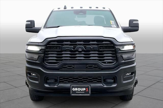 2026 RAM Ram 3500 Chassis Cab RAM 3500 TRADESMAN CREW CAB CHASSIS 4X4 60 CA