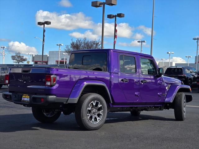 2026 Jeep Gladiator GLADIATOR SAHARA 4X4