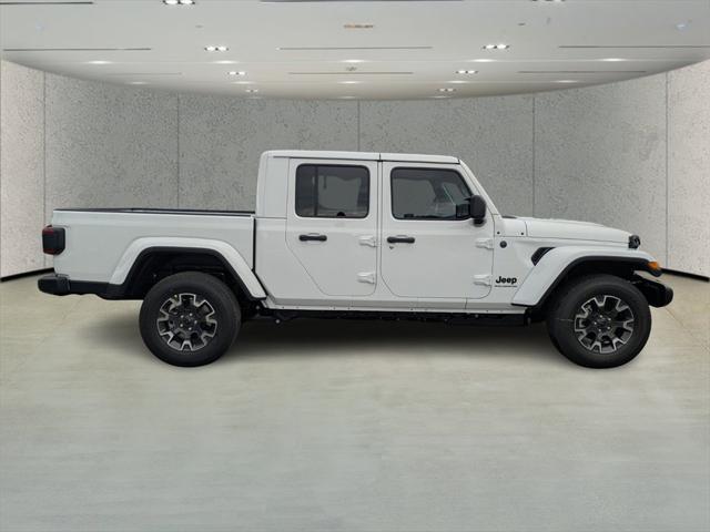 2026 Jeep Gladiator GLADIATOR SAHARA 4X4