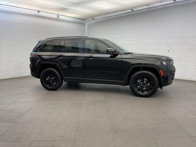 2026 Jeep Grand Cherokee GRAND CHEROKEE LAREDO ALTITUDE 4X4