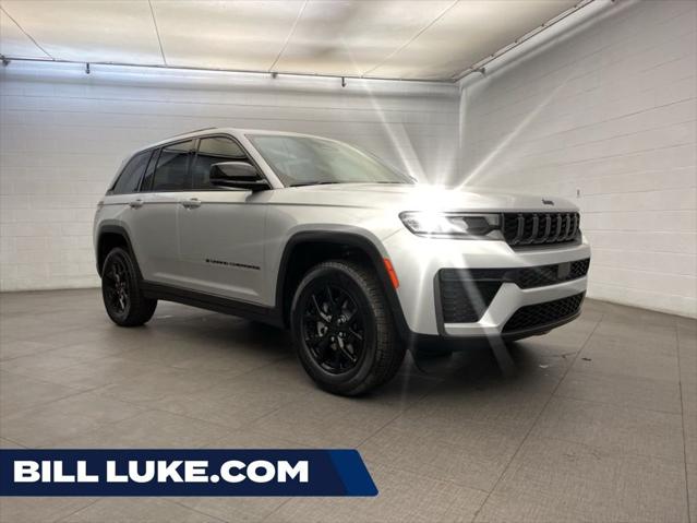 2026 Jeep Grand Cherokee GRAND CHEROKEE LAREDO ALTITUDE 4X4