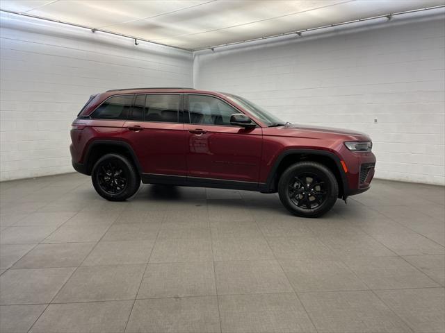 2026 Jeep Grand Cherokee GRAND CHEROKEE LAREDO ALTITUDE 4X4