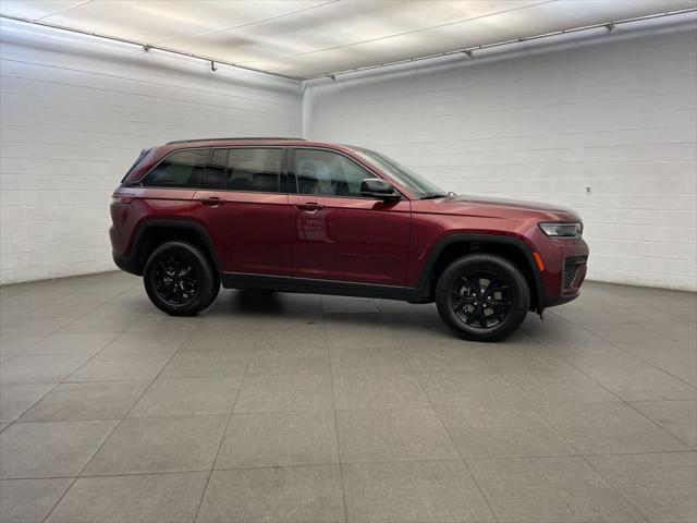 2026 Jeep Grand Cherokee GRAND CHEROKEE LAREDO ALTITUDE 4X4 2026 Jeep Grand Cherokee GRAND CHEROKEE LAREDO ALTITUDE 4X4