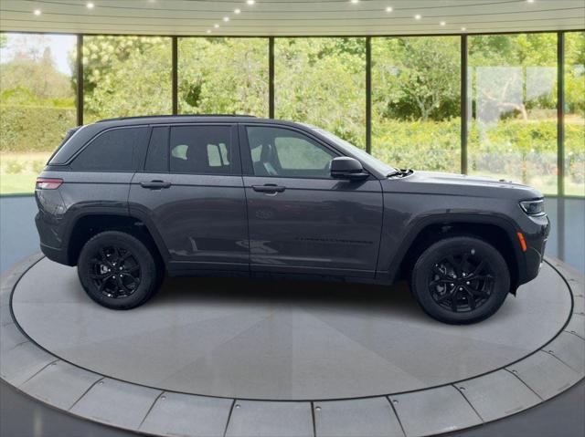 2026 Jeep Grand Cherokee GRAND CHEROKEE LAREDO ALTITUDE 4X4 2026 Jeep Grand Cherokee GRAND CHEROKEE LAREDO ALTITUDE 4X4