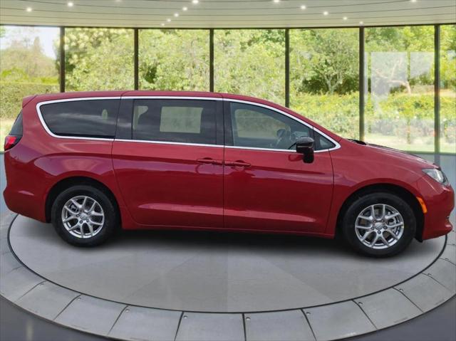 2026 Chrysler Voyager VOYAGER LX