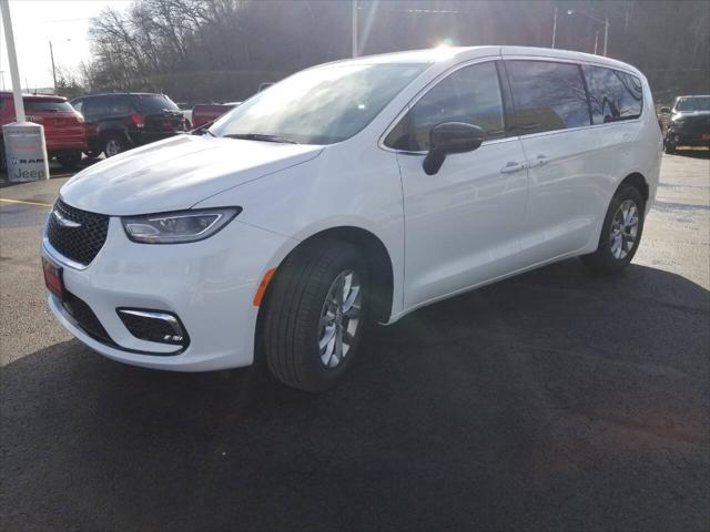 2026 Chrysler Pacifica PACIFICA SELECT AWD
