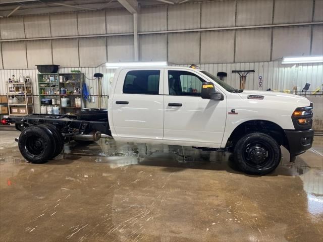 2026 RAM Ram 3500 Chassis Cab RAM 3500 TRADESMAN CREW CAB CHASSIS 4X4 60 CA