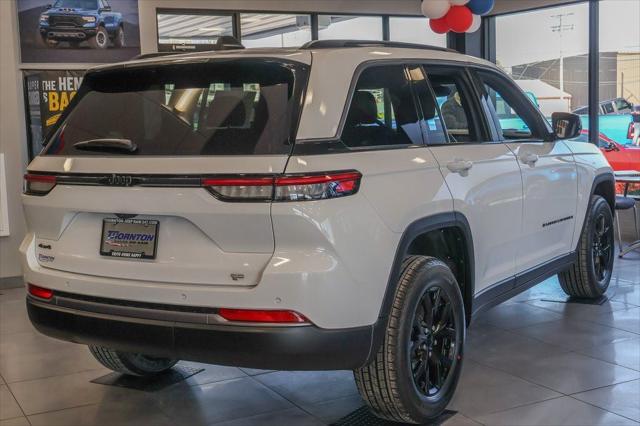 2026 Jeep Grand Cherokee GRAND CHEROKEE LAREDO ALTITUDE 4X4