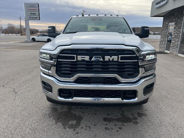 2026 RAM Ram 3500 Chassis Cab RAM 3500 TRADESMAN CREW CAB CHASSIS 4X4 60 CA