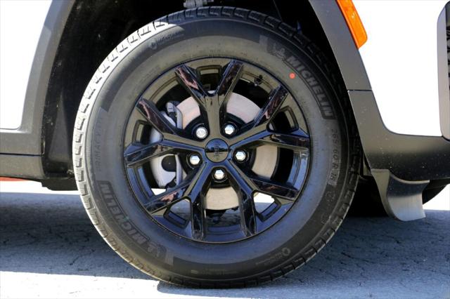 2026 Jeep Grand Cherokee GRAND CHEROKEE LAREDO ALTITUDE 4X2