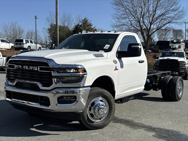 2026 RAM Ram 3500 Chassis Cab RAM 3500 TRADESMAN CHASSIS REGULAR CAB 4X4 84 CA 2026 RAM Ram 3500 Chassis Cab RAM 3500 TRADESMAN CHASSIS REGULAR CAB 4X4 84 CA