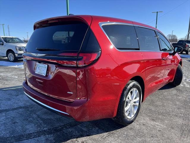 2026 Chrysler Pacifica Select AWD