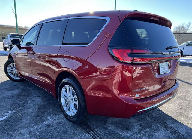 2026 Chrysler Pacifica Select AWD