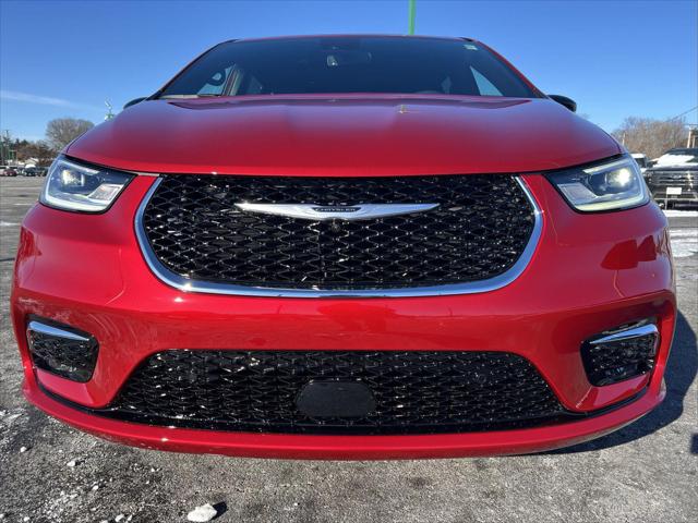 2026 Chrysler Pacifica Select AWD