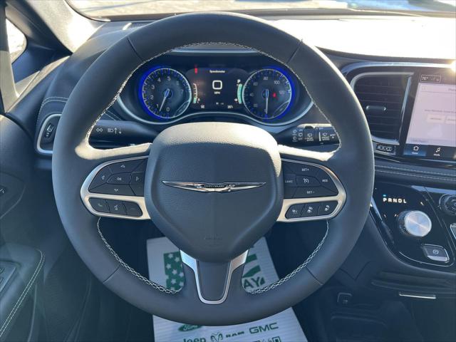 2026 Chrysler Pacifica Select AWD