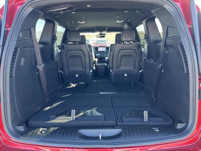2026 Chrysler Pacifica Select AWD