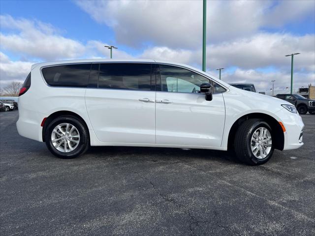 2026 Chrysler Pacifica PACIFICA SELECT AWD
