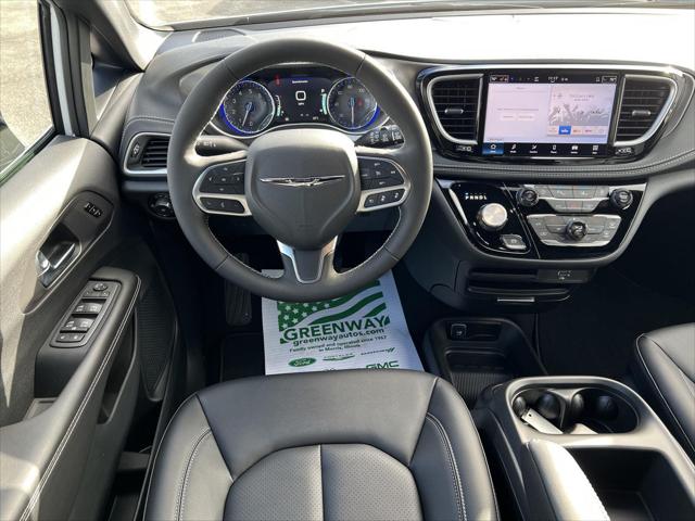 2026 Chrysler Pacifica Select AWD