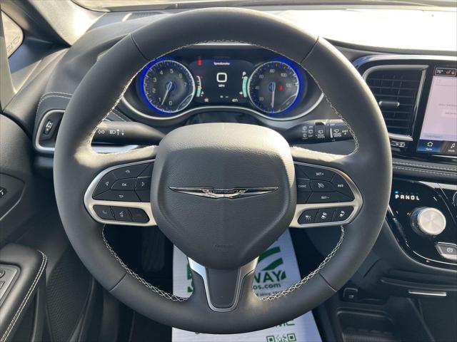2026 Chrysler Pacifica Select AWD