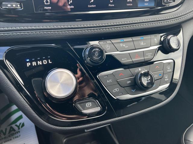 2026 Chrysler Pacifica Select AWD
